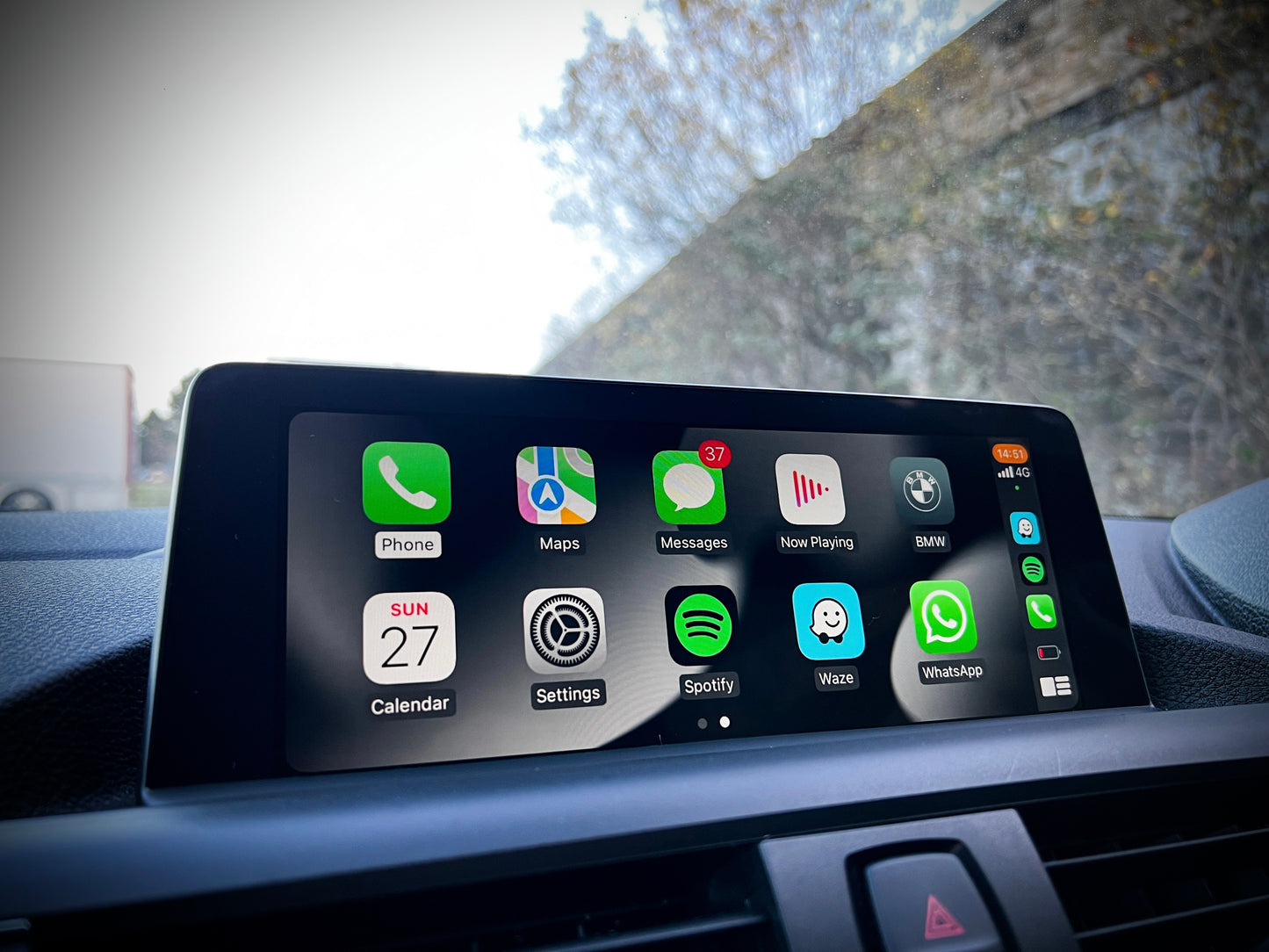 Fullscreen Apple CarPlay Activation